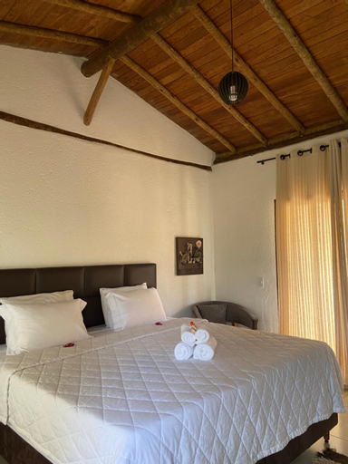 Bedroom 2, A Mi Manera Pousada , cerveja propria e Bistro !, Brumadinho