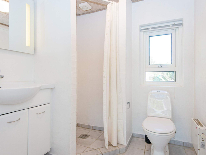 Bathroom 3, 4 Star Holiday Home in Ebeltoft, Syddjurs