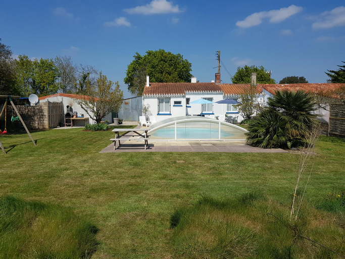 Exterior & Views 1, Villa Octaviere Gite Rural, Vendée
