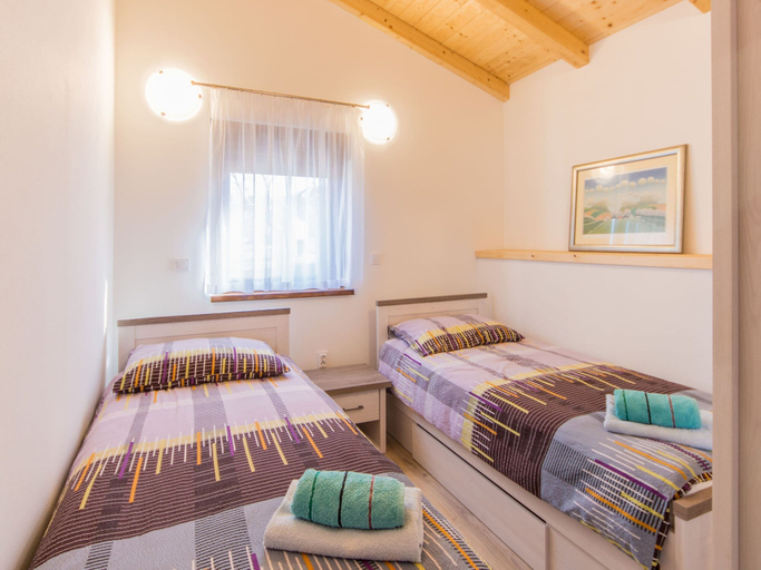 Bedroom 2, Attractive Holiday Home with Pool, Hot Tub, Patio, Courtyard, Bale