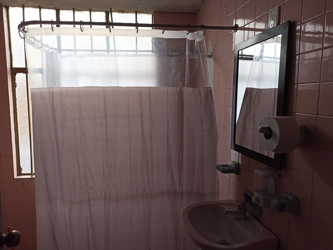 Bathroom, Backpackers La Terraza, Santafé de Bogotá