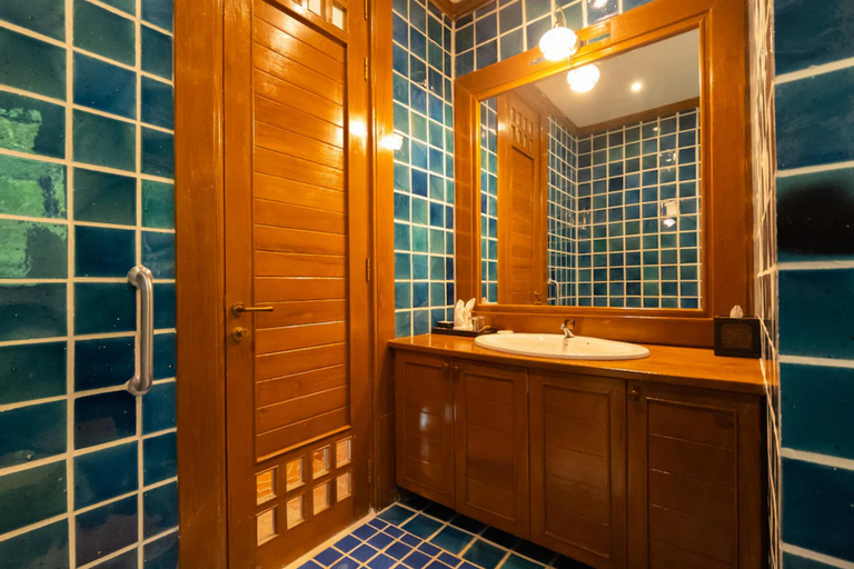 Bathroom 5, Chayana Resort, Mae Chan