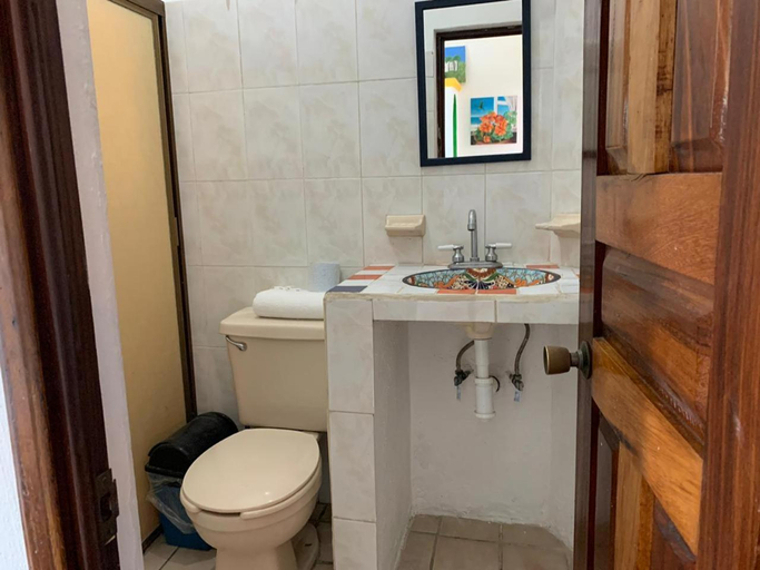 Bathroom, Casa Ana Ruth (Bucerias, Nay.), Compostela