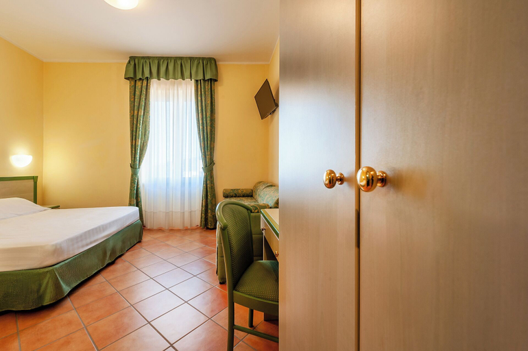 Bedroom 3, Best Western Hotel La Conchiglia, Salerno