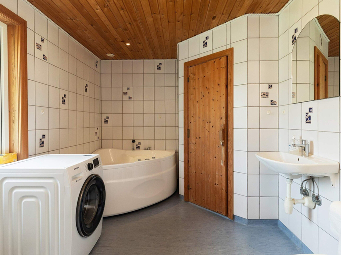 Bathroom 5, 7 Person Holiday Home in Svendborg, Svendborg