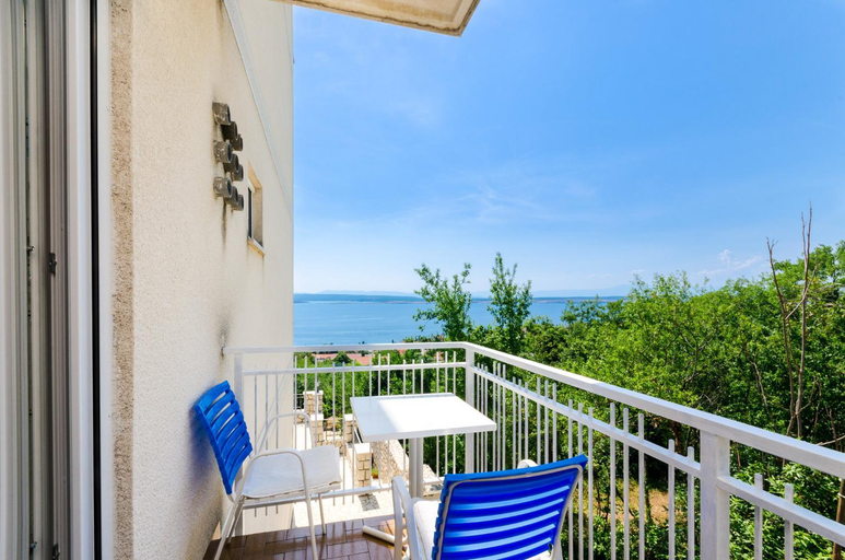 Others 3, DRAGINJA, Crikvenica