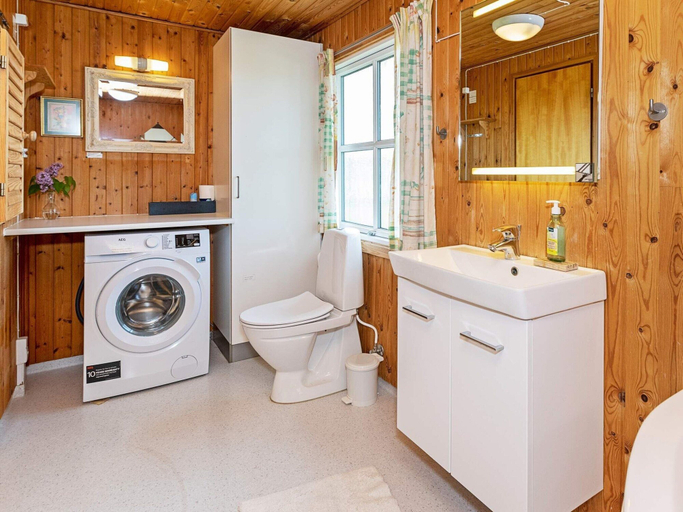 Bathroom 3, 4 Star Holiday Home in Frostrup, Thisted