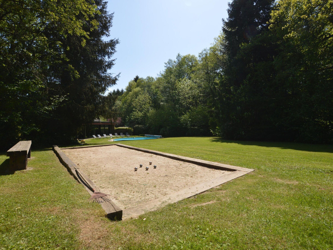 Others 4, Luxury Villa with Swimming Pool near F1 Circuit, Liège