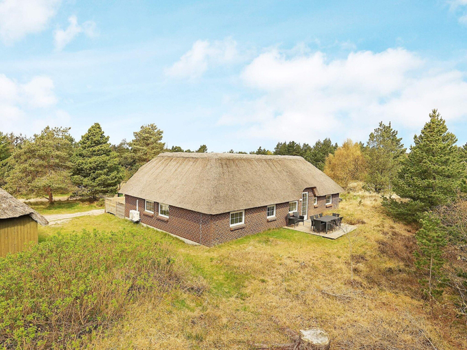 Others 5, 8 Person Holiday Home in Blavand-by Traum, Varde