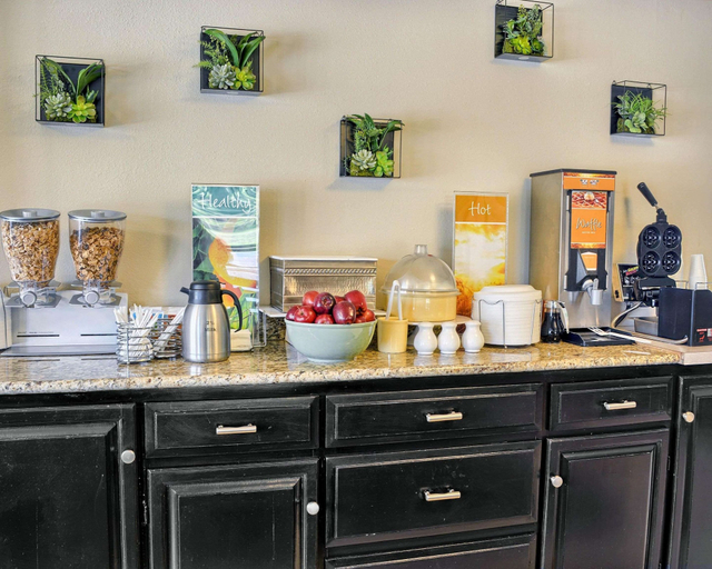 Food & Drinks 5, Quality Inn Thornburg, Spotsylvania