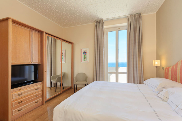 Bedroom 18
