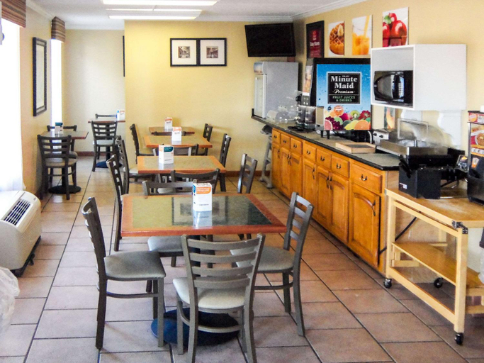 Food & Drinks 5, Mill Tree Inn Millington, Shelby