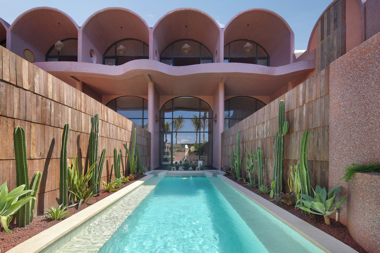 Swimming Pool 25