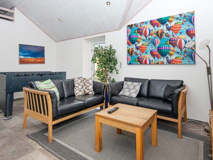Others 5, 5 Star Holiday Home in Romo, Tønder