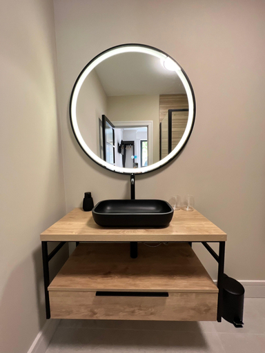 Bathroom 2, The Glen Quarter