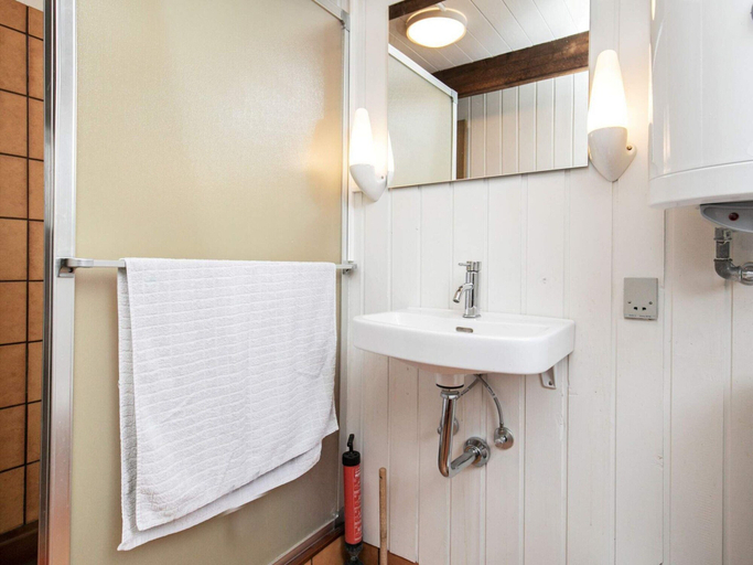 Bathroom 4, 6 Person Holiday Home in Thyholm-by Traum, Struer