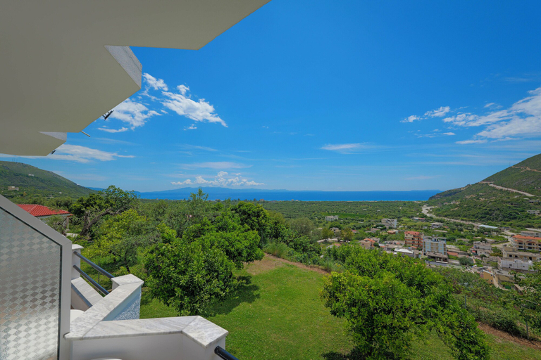 Others 4, Villa Pargua, Sarandës