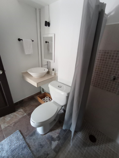 Bathroom 2, 3B Wellness Hotel & Hostel Adults Only, Cozumel