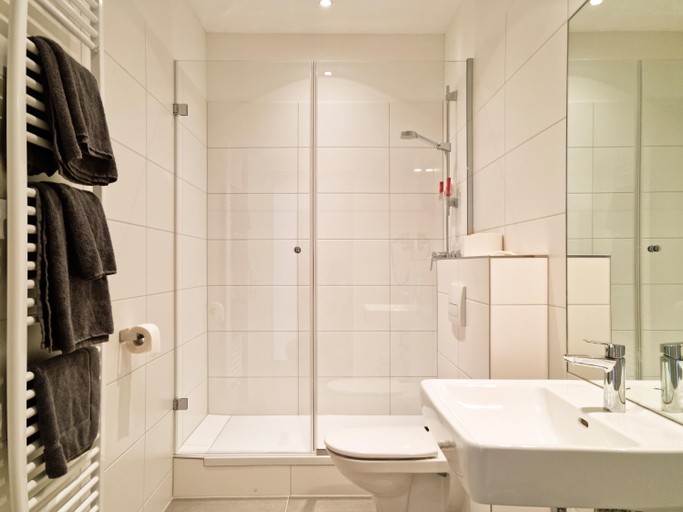 Bathroom 2, Pension Mozart - Vienna Center, Self Check-in, Wien