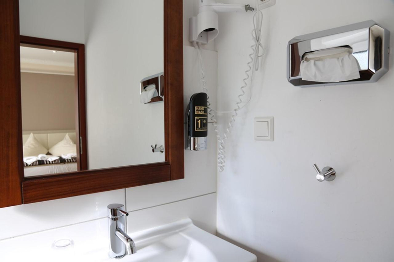 Bathroom 11
