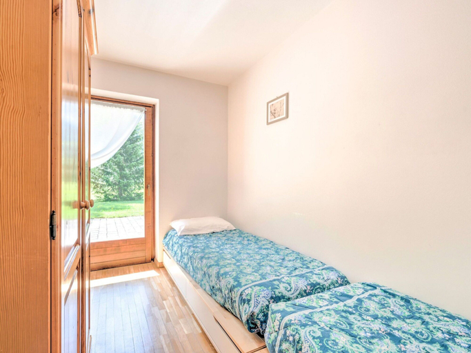Bedroom 2, Spacious Chalet with Garden near Ski Area in Tyrol, Trento