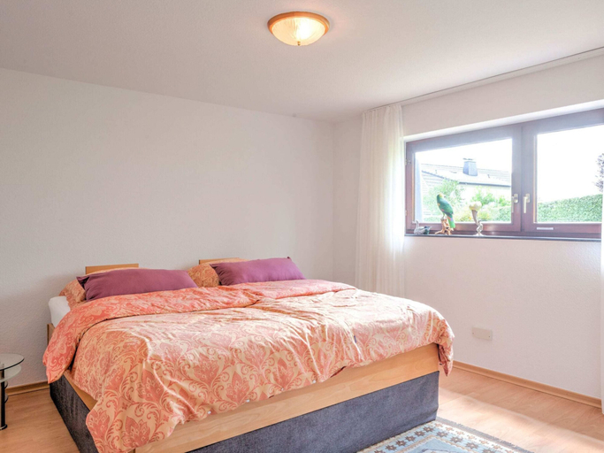 Bedroom 2, Sonnige Wohnung in Bad Driburg mit Garten, Höxter