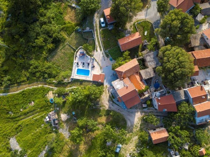 Exterior & Views 2, Villa in Tucepi with Pool near Seabeach, Tučepi