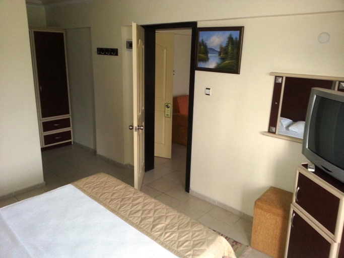 Bedroom 3, Hamle Hotel, Ula