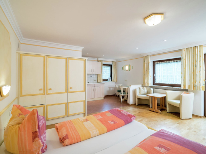 Bedroom 2, Spacious Apartment in Saalbach-hinterglemm near Ski Area, Zell am See
