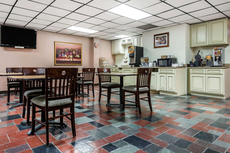 Food & Drinks 5, Quality Inn & Suites Binghamton Vestal, Broome