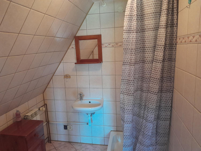 Bathroom 3, Zakatek pod Giewontem, Tatra