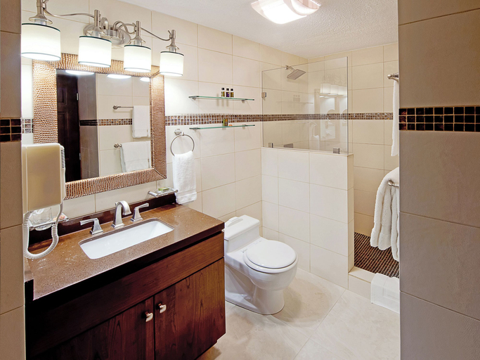 Bathroom 5, Simpson Bay Resort, Marina & Spa