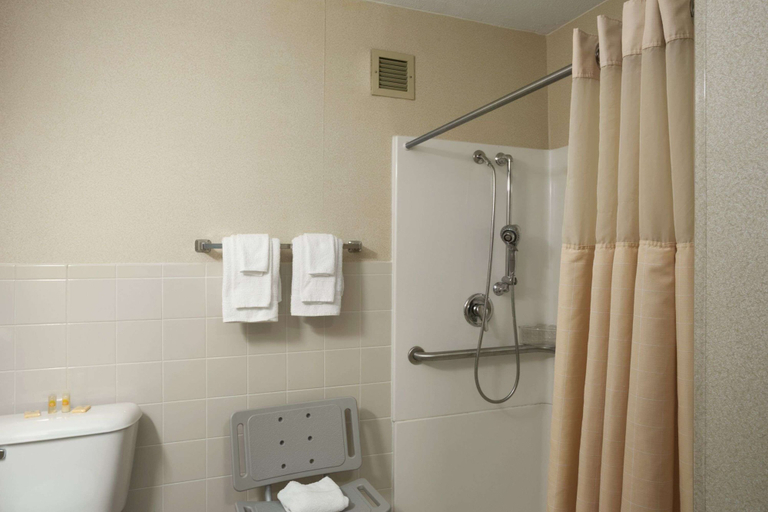 Bathroom 4, Days Inn by Wyndham Sidney OH, Shelby