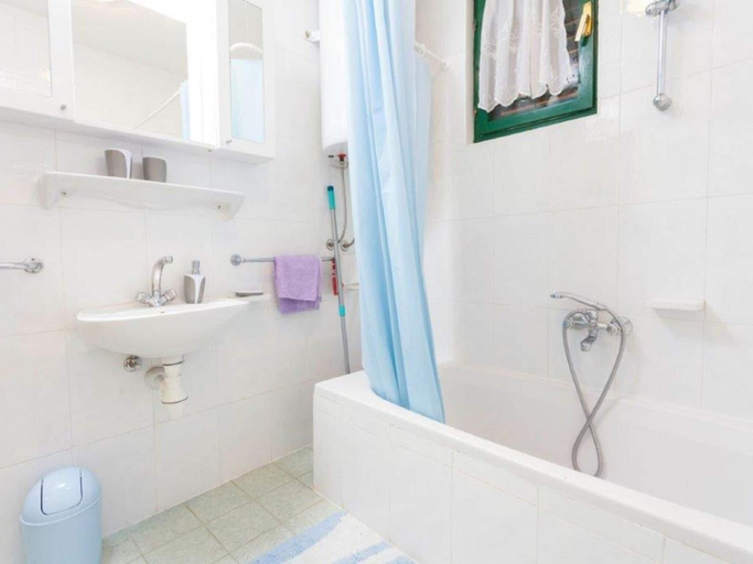 Bathroom 4, Villa in Tucepi with Pool near Seabeach, Tučepi