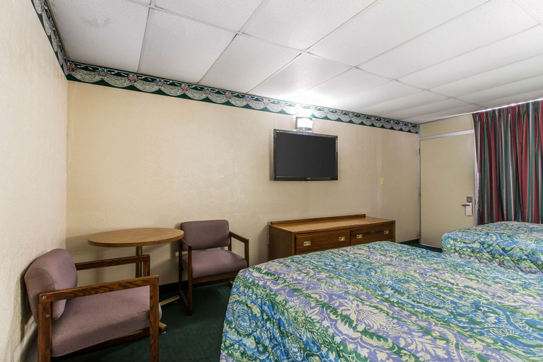 Bedroom 3, Rodeway Inn Gadsden - Attalla, Etowah