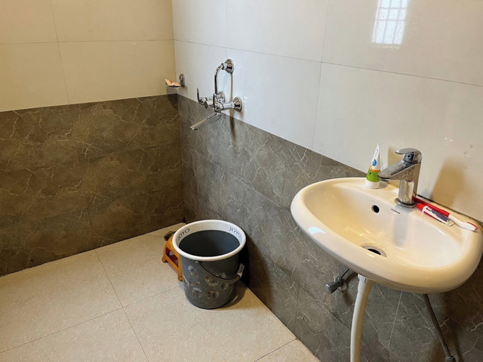 Bathroom 2, HOTEL GRAND MAURYA & SPICE RESTAURANT, Siwan