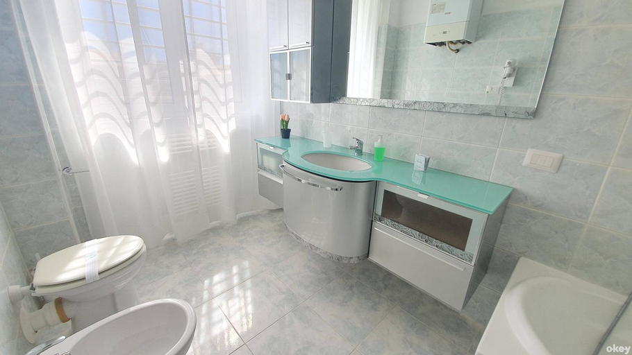 Others 3, Limited Edition Guesthouse, Bari