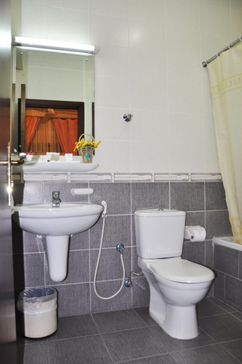 Bathroom 4, Safeer Hotel Suites, Muttrah