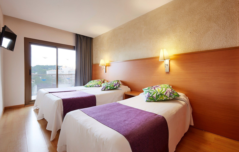 Bedroom 4, Hotel Samba, Girona