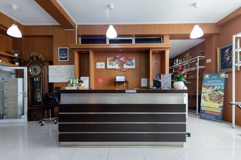 Public Area 3, RedDoorz Premium @ Ampera Raya 2, South Jakarta
