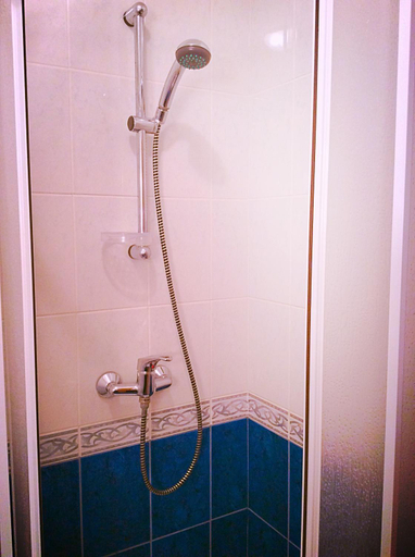 Bathroom 3, Complex Druzhba, Uzhhorods'ka
