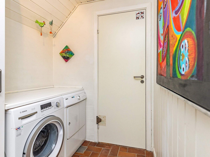 Bathroom 4, 8 Person Holiday Home in Blavand-by Traum, Varde