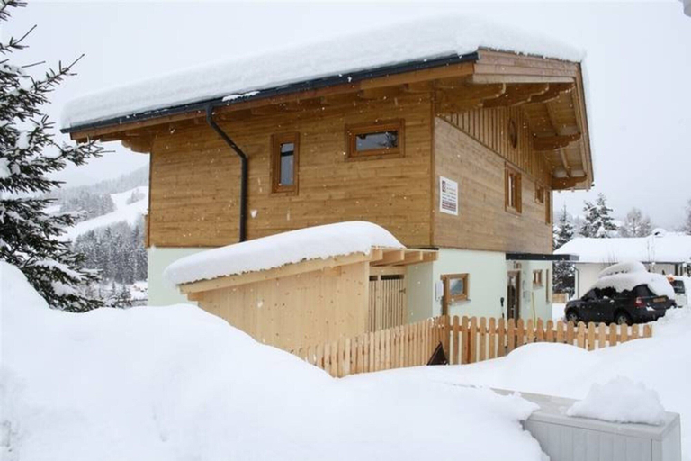 Exterior & Views 2, Stunning Holiday Home With Balcony, Ski Storage, Parking, Zell am See