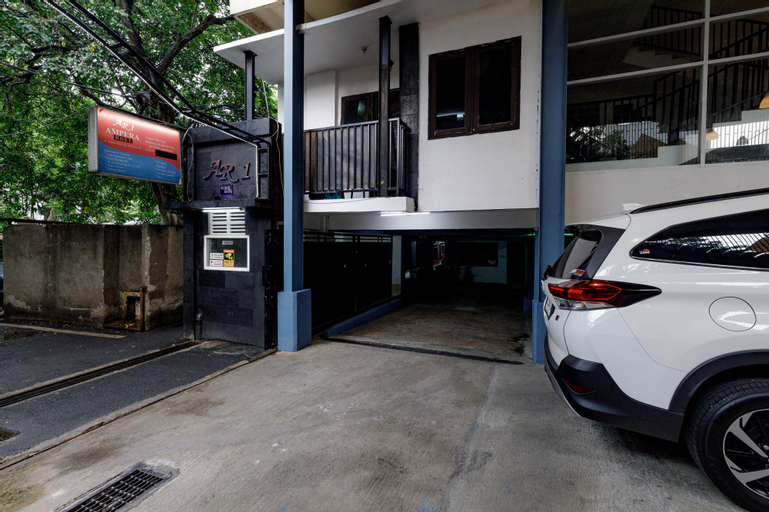 Exterior & Views 29
