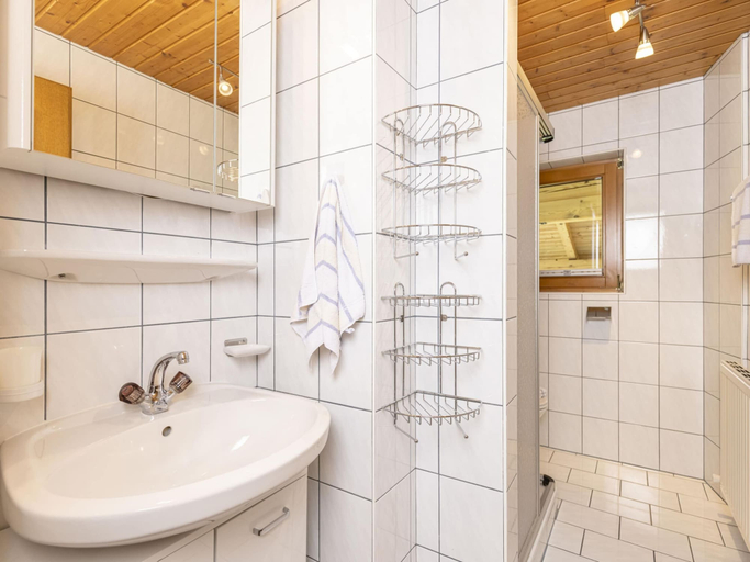 Bathroom 3, Beautiful Apartment in Ramsau With Balcony, Schwaz