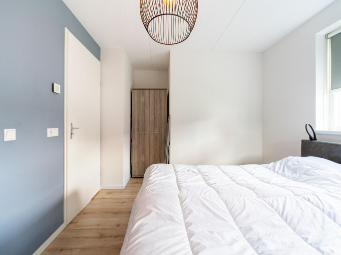 Room 5, Holiday Home in Scherpenisse Near Nature Reserve, Tholen