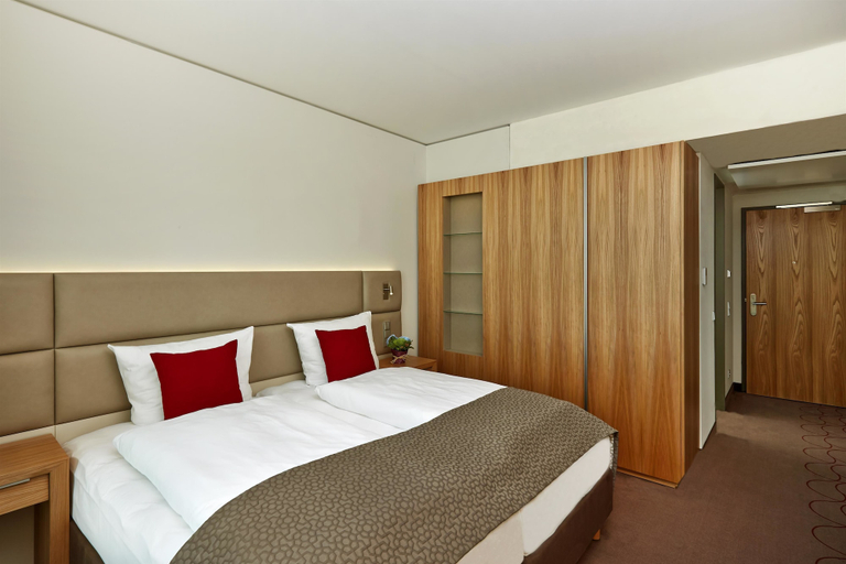 Bedroom 3, H4 Hotel München Messe, München