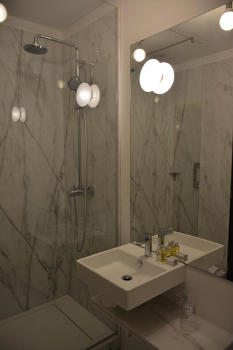 Bathroom 5, Casa de Santa Cruz, Torre de Moncorvo