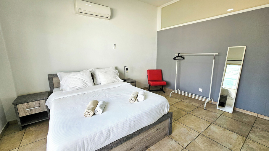 Bedroom, FlipFlop CityCenter Apartment, Larnaca