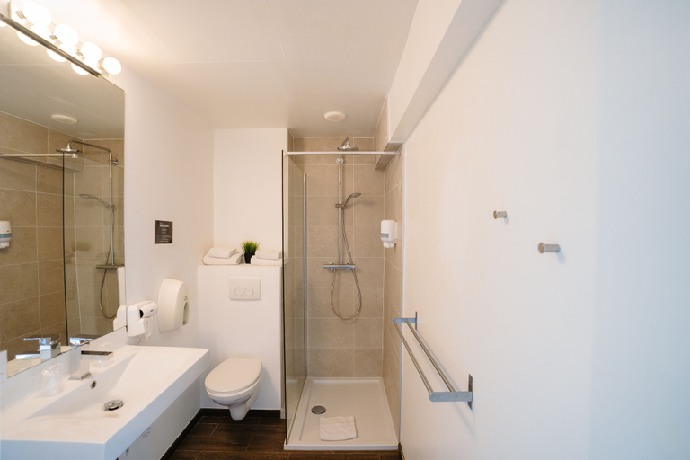 Bathroom 3, Hotel Ambassadeur, West-Vlaanderen